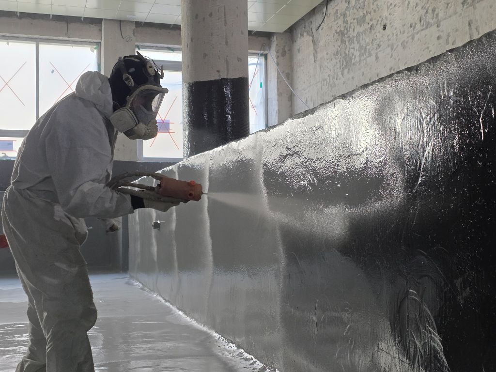 벽면 폴리우레아 스프레이 클로즈업