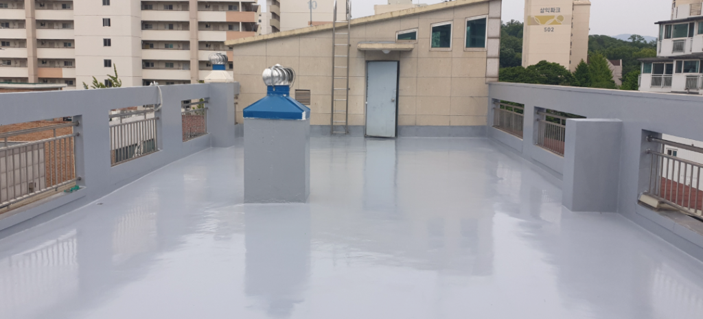 상도 시공 완료 — 깔끔하게 마감된 옥상 전경
