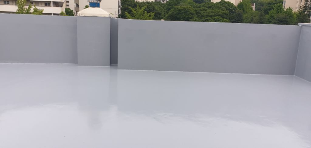 상도 도포 작업 중