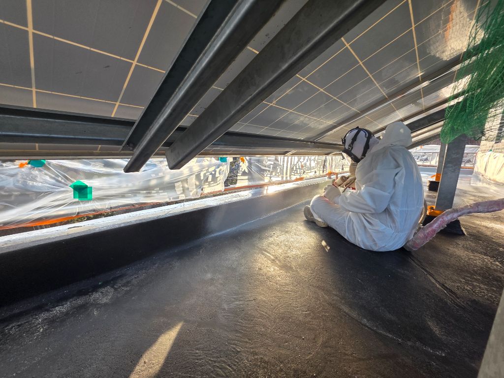 좁은 구조물 하부 폴리우레아 디테일 시공