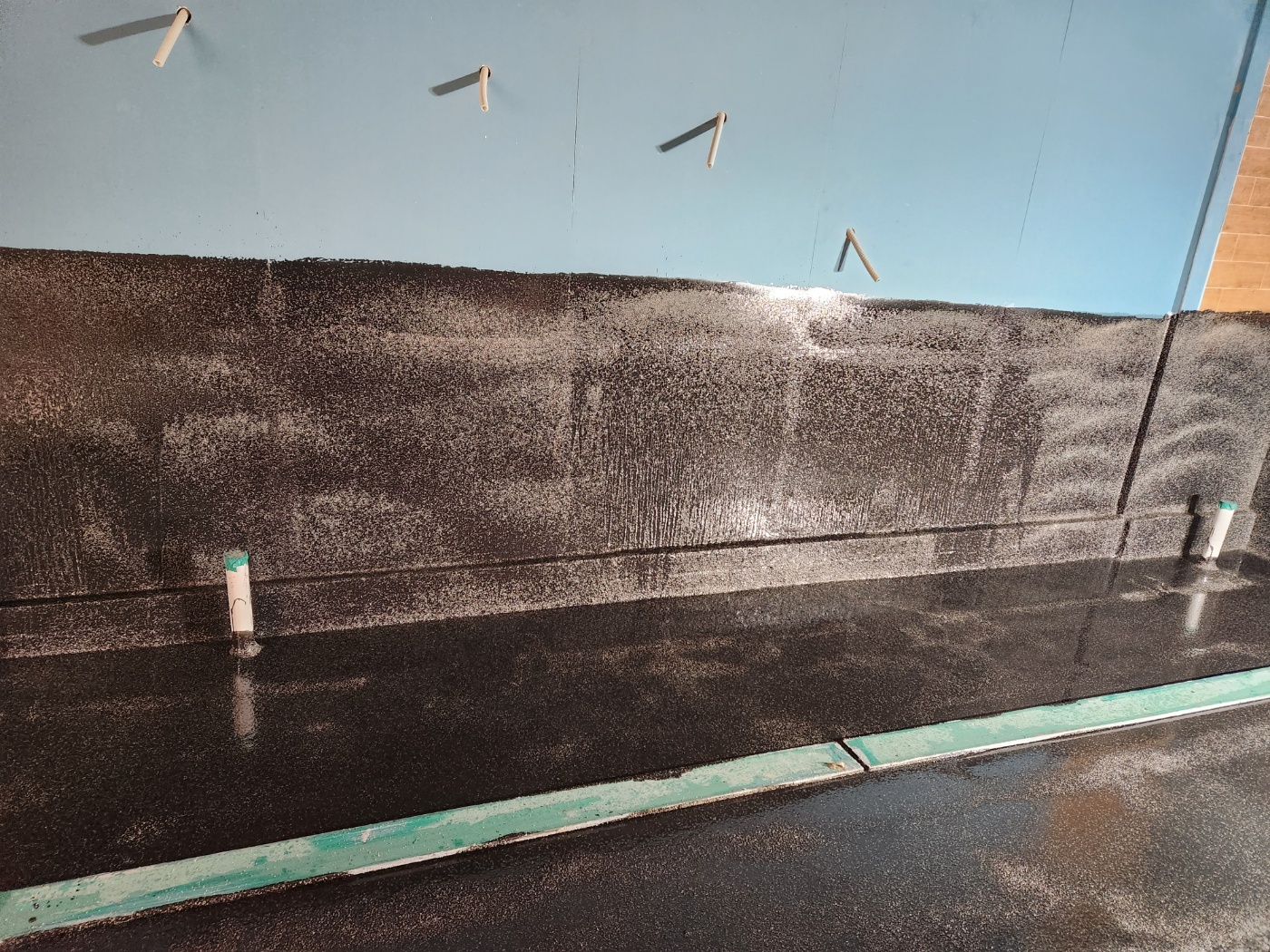 타일 또는 MMA 마감